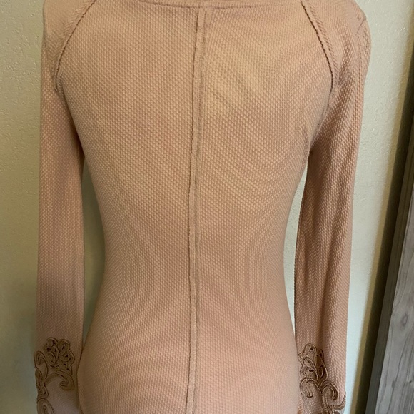 Free people pink Henley - SOLD - Picture 4 of 4